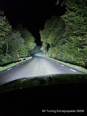 Extraljuspaket 360W (3x LED 9" extraljus + Hållare + Reläsats)