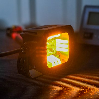 LED Arbetslampa 12V/24V E-märkt med Vitt/Rött Positionsljus för Lastbil, Släp & Arbetsfordon