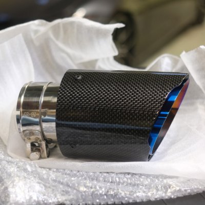 Utblås rostfritt kolfiber